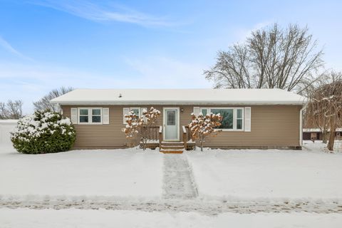 Photo of 717 East Ave, West Salem, WI 54669 (MLS # 1944642)