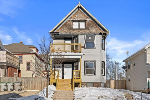 Photo of 2622 W Vine St, Milwaukee, WI 53205 (MLS # 1945144)