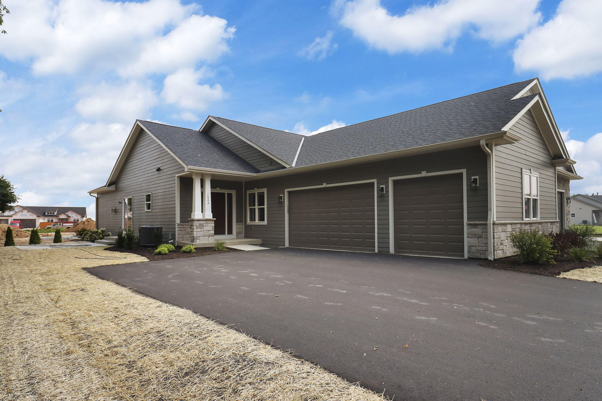 Mount Pleasant, Wisconsin 53406, United States, 3 Bedrooms Bedrooms, ,2 BathroomsBathrooms,Residential,Pending,183335