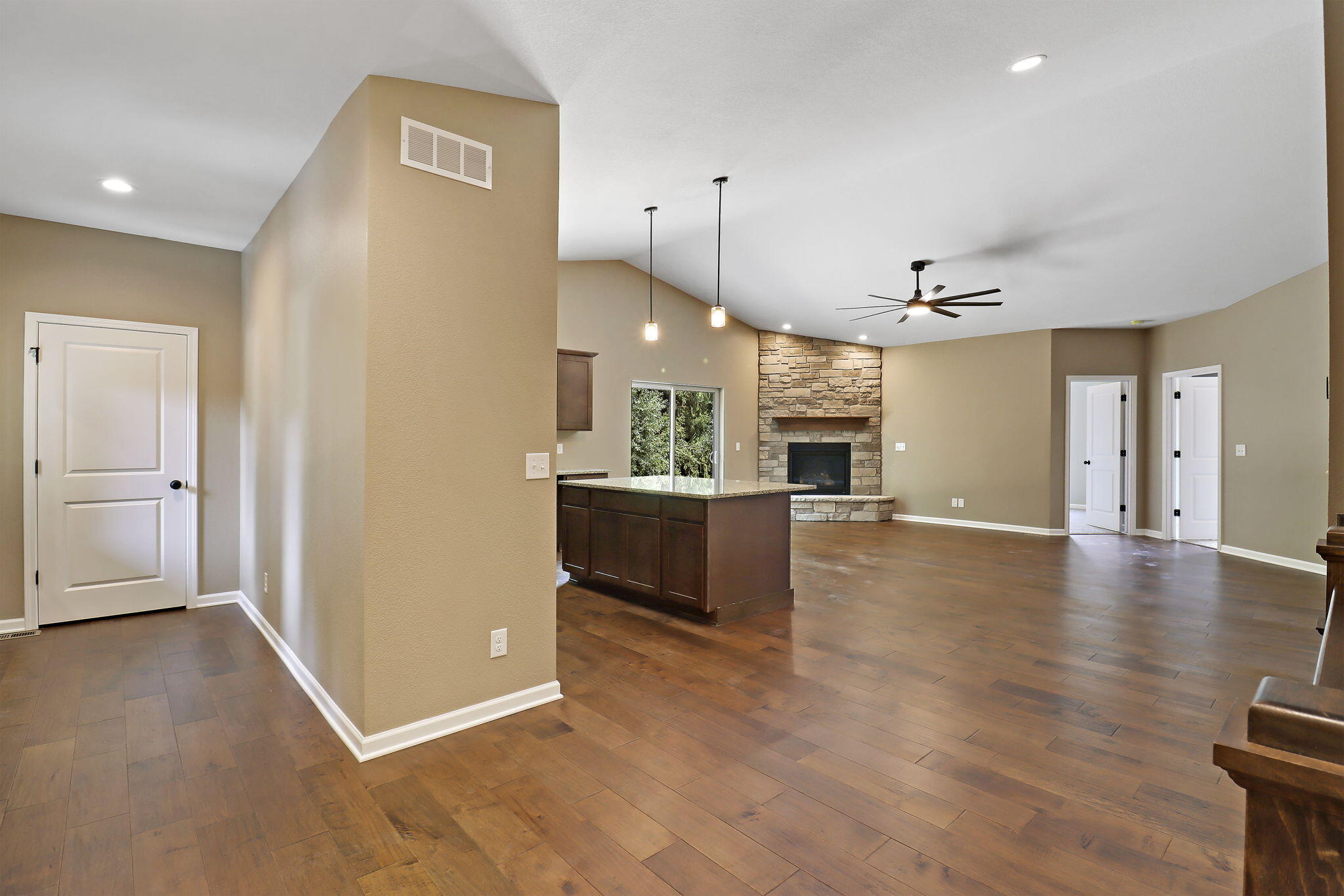 Mount Pleasant, Wisconsin 53406, United States, 3 Bedrooms Bedrooms, ,2 BathroomsBathrooms,Residential,Pending,183335