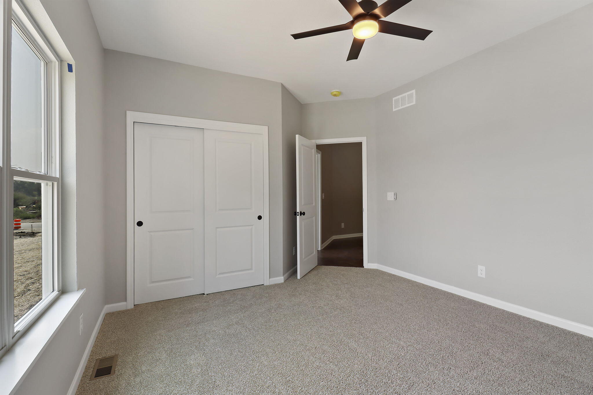 Mount Pleasant, Wisconsin 53406, United States, 3 Bedrooms Bedrooms, ,2 BathroomsBathrooms,Residential,Pending,183335