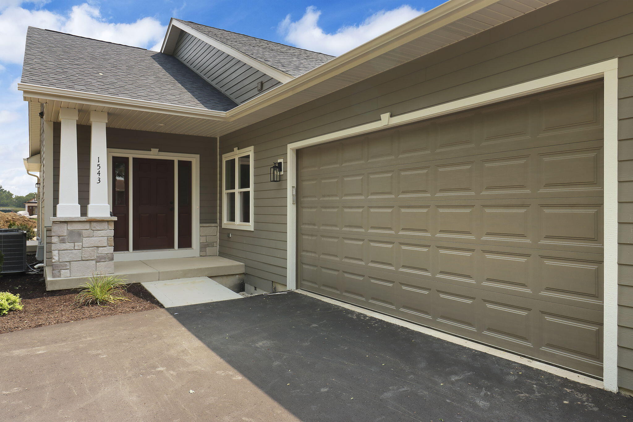 Mount Pleasant, Wisconsin 53406, United States, 3 Bedrooms Bedrooms, ,2 BathroomsBathrooms,Residential,Pending,183335