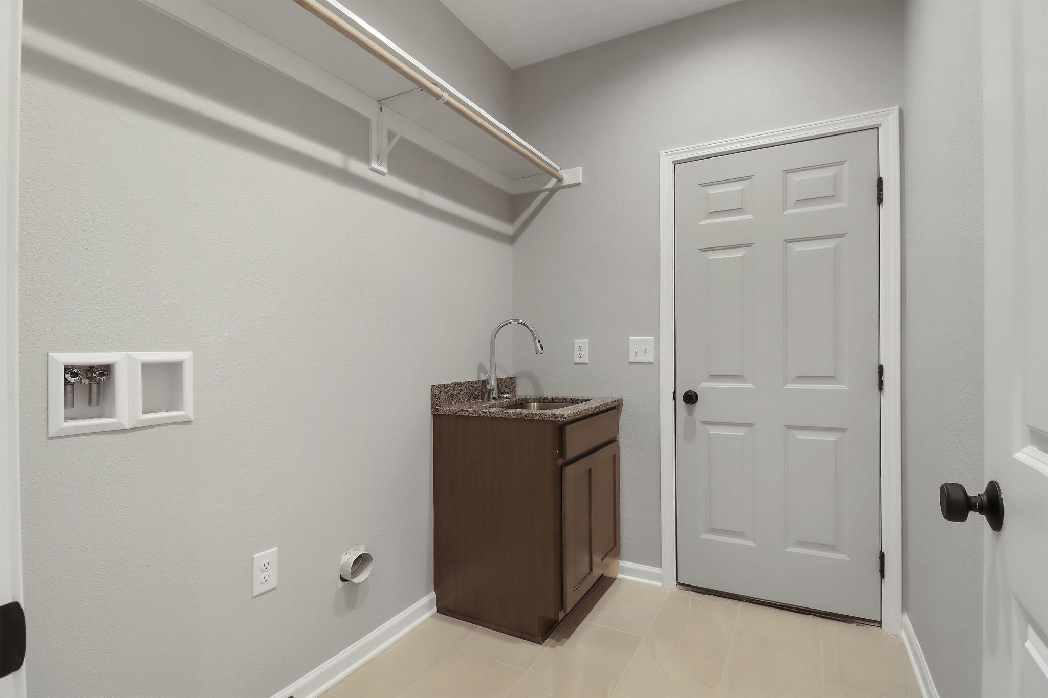 Mount Pleasant, Wisconsin 53406, United States, 3 Bedrooms Bedrooms, ,2 BathroomsBathrooms,Residential,Pending,183335