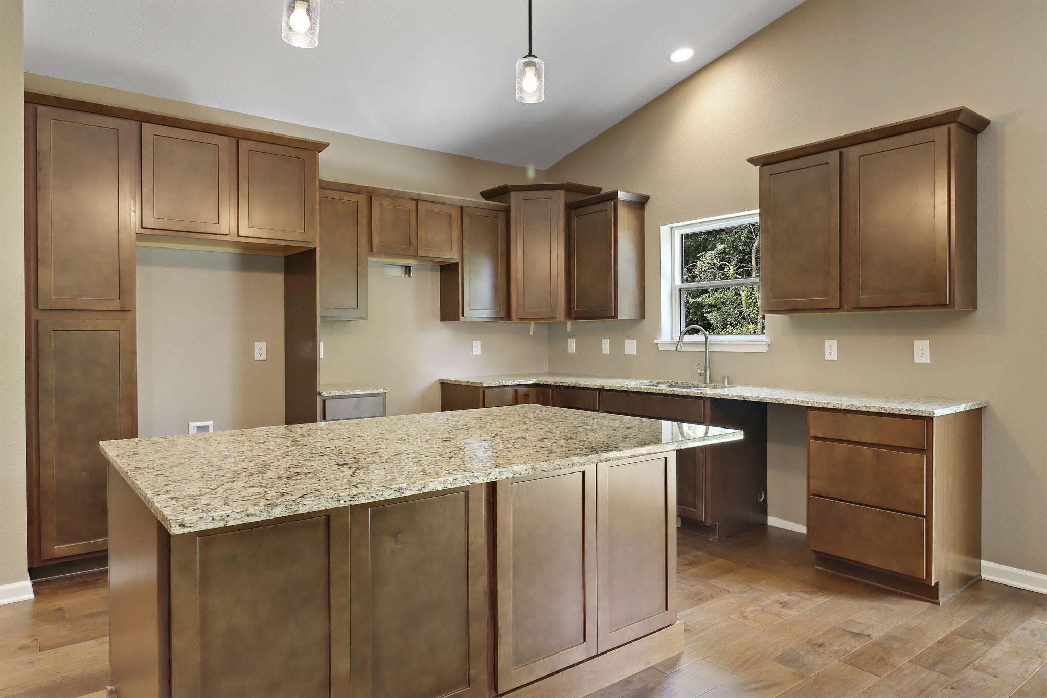 Mount Pleasant, Wisconsin 53406, United States, 3 Bedrooms Bedrooms, ,2 BathroomsBathrooms,Residential,Pending,183335