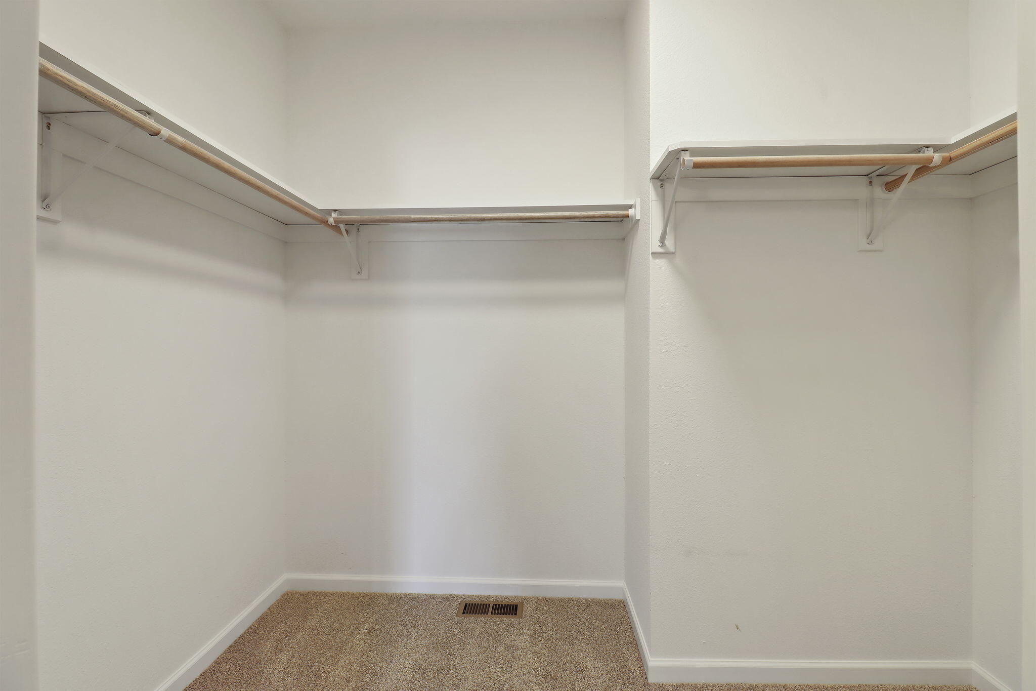 Mount Pleasant, Wisconsin 53406, United States, 3 Bedrooms Bedrooms, ,2 BathroomsBathrooms,Residential,Pending,183335