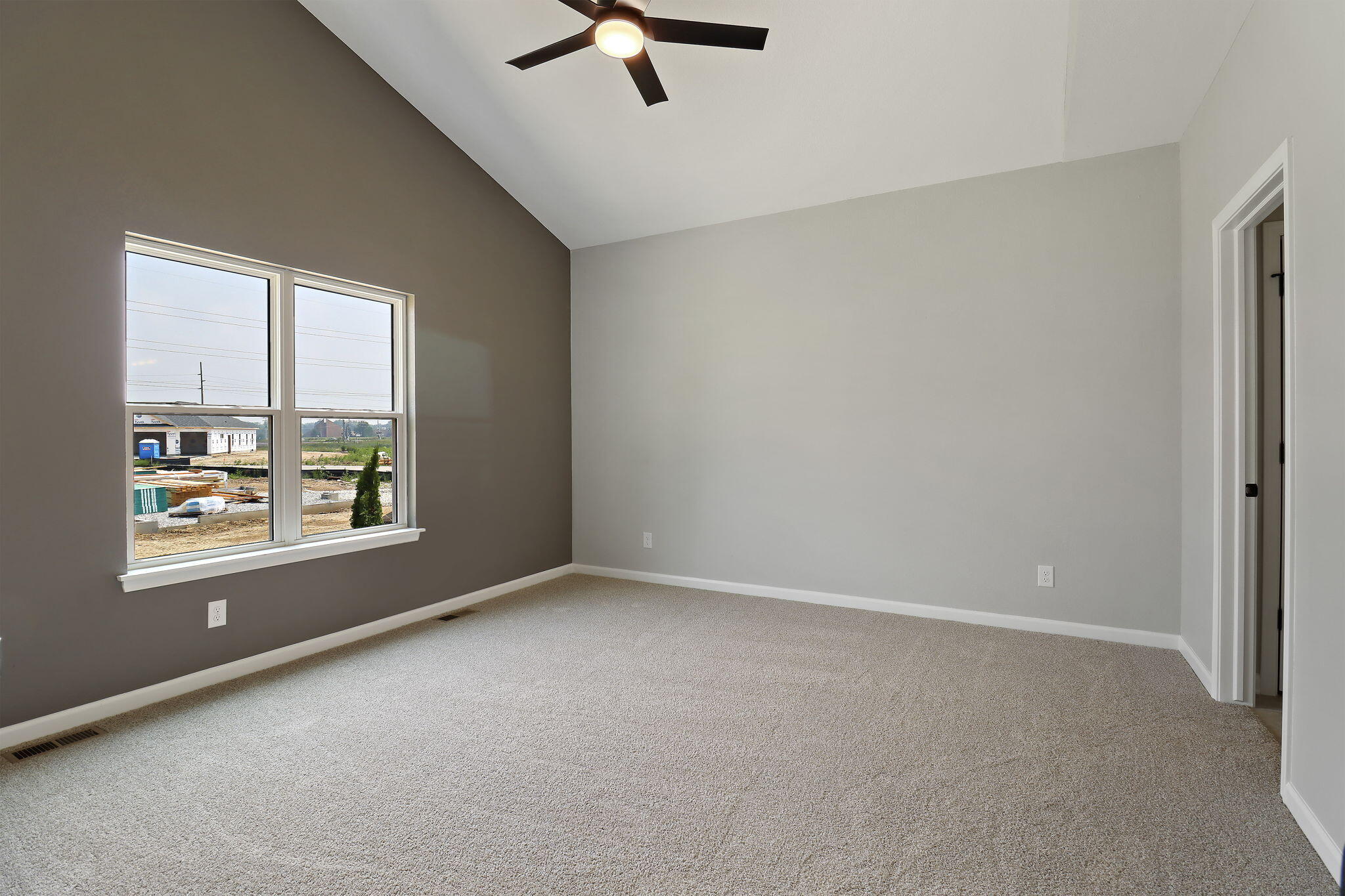 Mount Pleasant, Wisconsin 53406, United States, 3 Bedrooms Bedrooms, ,2 BathroomsBathrooms,Residential,Pending,183335