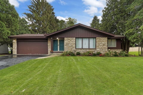 Photo of 545 4 1/2 Mile Rd, Caledonia, WI 53402 (MLS # 1979954)