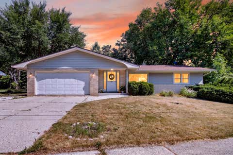 Photo of 586 Oak St, Burlington, WI 53105 (MLS # 1973147)