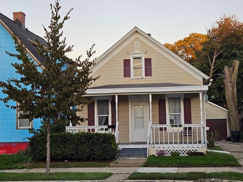 Photo of 1605 Phillips Ave, Racine, WI 53403 (MLS # 1983263)