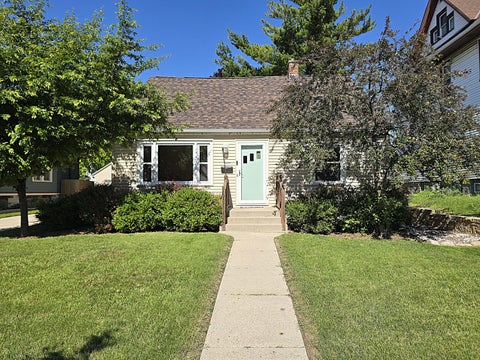 Photo of 1957 S 82nd St, West Allis, WI 53219 (MLS # 1968566)