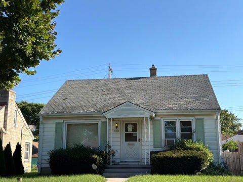 Photo of 6312 W Leon Ter, Milwaukee, WI 53218 (MLS # 1985172)