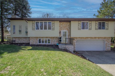 Photo of 1063 Kiewert St, Watertown, WI 53098 (MLS # 1956992)