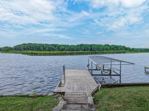 Photo of 5725 E Peninsula Dr, Waterford, WI 53185 (MLS # 1976215)