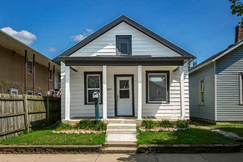 Photo of 1617 10th St S, La Crosse, WI 54601 (MLS # 1975338)