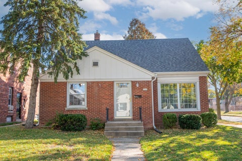 Photo of 3700 N 52nd St, Milwaukee, WI 53216 (MLS # 1984748)