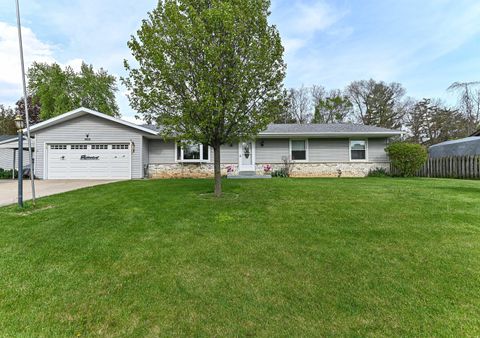 Photo of 503 Paul St, Rochester, WI 53105 (MLS # 1960999)