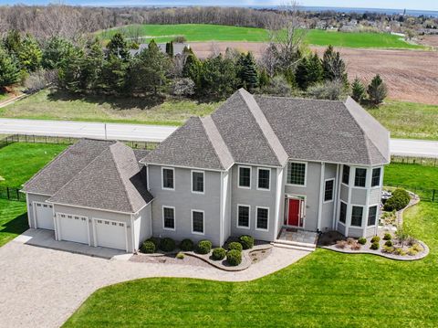 Photo of 3268 Bay Hill Rd, Port Washington, WI 53074 (MLS # 1960435)