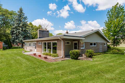 Photo of 11307 W Garfield Ave, Wauwatosa, WI 53226 (MLS # 1969097)