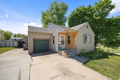 Photo of 424 W Milwaukee St, Jefferson, WI 53549 (MLS # 1962965)