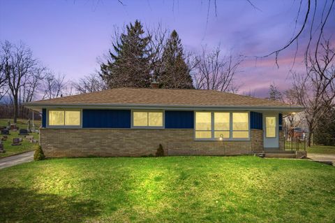 Photo of 601 S Main St, Saukville, WI 53080 (MLS # 1956234)