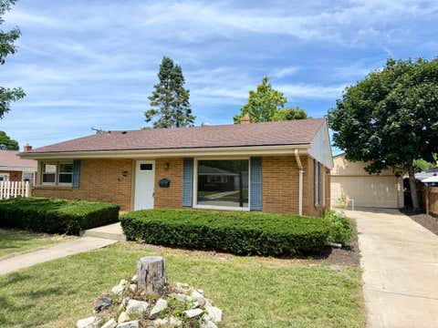 Photo of 1010 Shorecrest Dr, Racine, WI 53402 (MLS # 1971238)