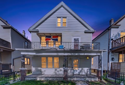 Photo of 2553 S 12th St, Milwaukee, WI 53215 (MLS # 1972170)