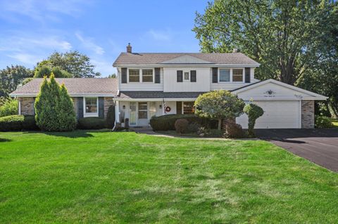 Photo of 3085 Santa Barbara Dr, Brookfield, WI 53005 (MLS # 1937236)