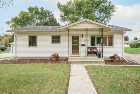 Photo of 757 8th Ave, Grafton, WI 53024 (MLS # 1940321)