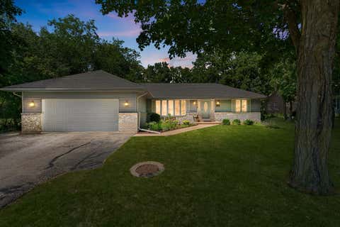 Photo of 118 Hillview Rd, Delavan, WI 53191 (MLS # 1972096)