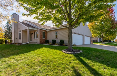Photo of 2021 Wolf Rd, Waukesha, WI 53186 (MLS # 1984036)