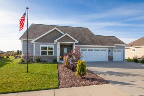 Photo of 1451 Whalen Dr, Oconomowoc, WI 53066 (MLS # 1984132)