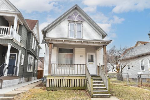 Photo of 825 W Washington St, Milwaukee, WI 53204 (MLS # 1953750)