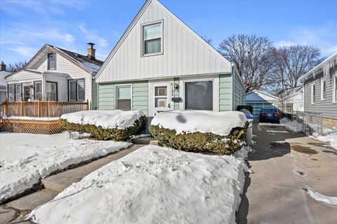 Photo of 6142 W Fairview Ave, Milwaukee, WI 53213 (MLS # 1906573)