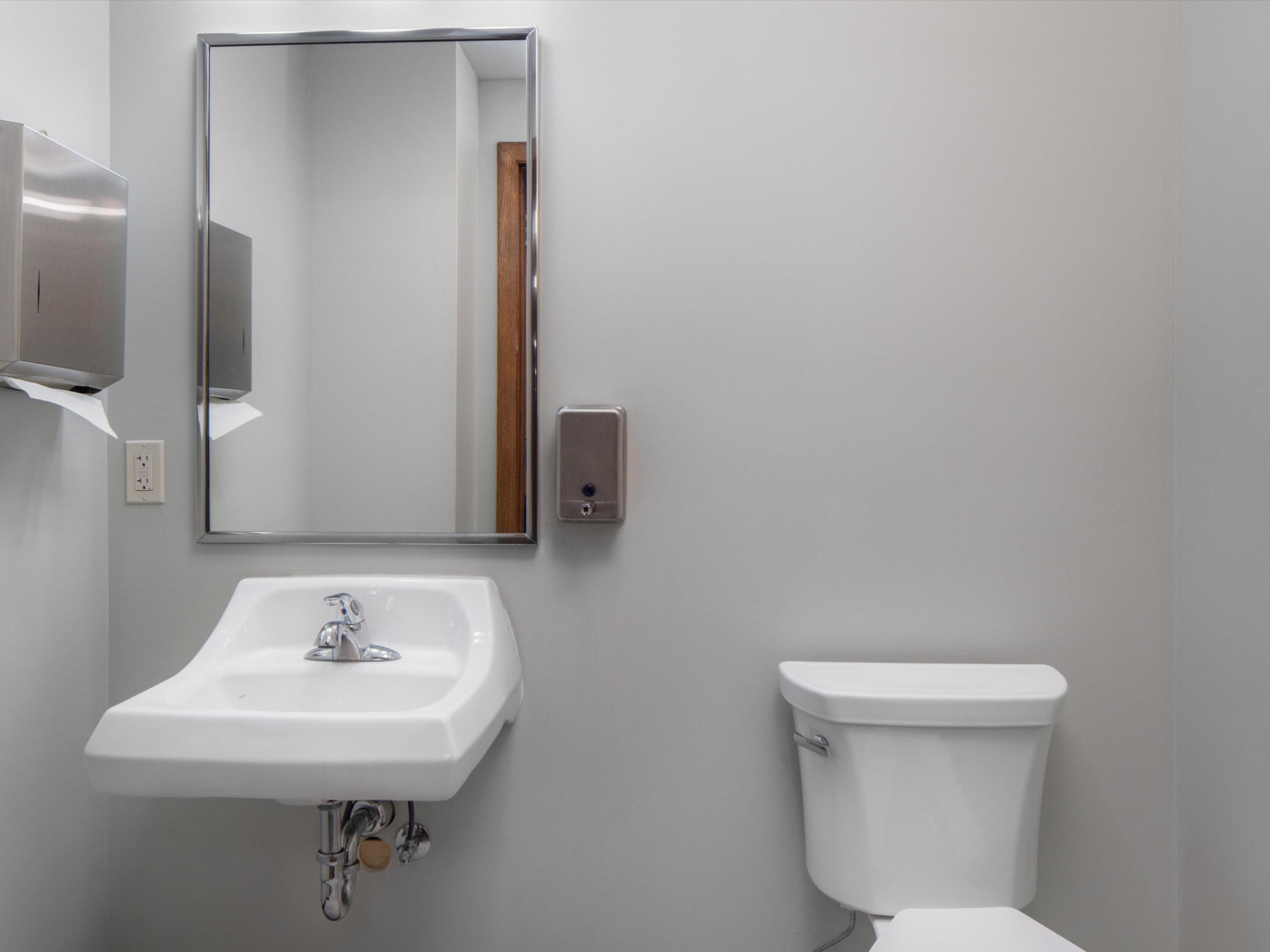 Manitowoc, Wisconsin 54220, United States, ,Commercial,Active,221774