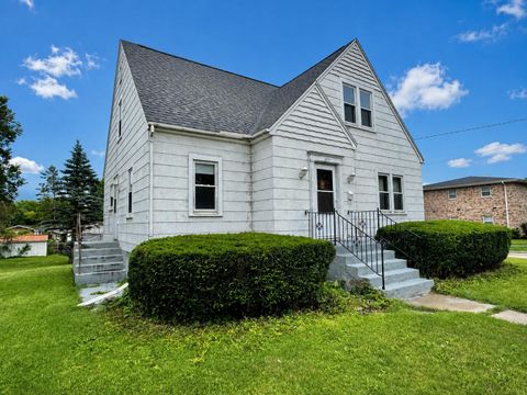 Photo of 536 W Racine St, Jefferson, WI 53549 (MLS # 1967900)