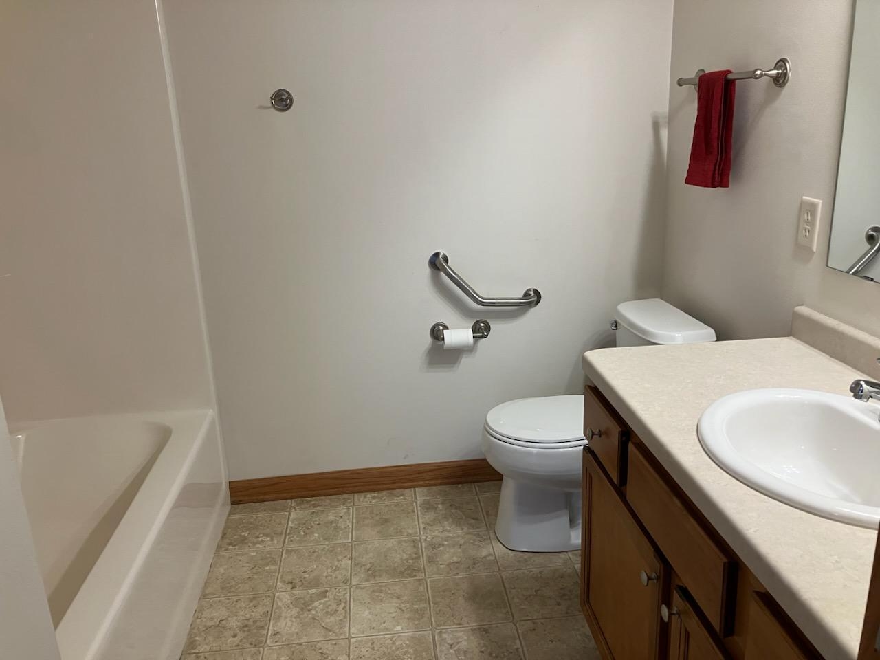 Port Washington, Wisconsin 53074, United States, 2 Bedrooms Bedrooms, ,2 BathroomsBathrooms,Residential,Pending,7162