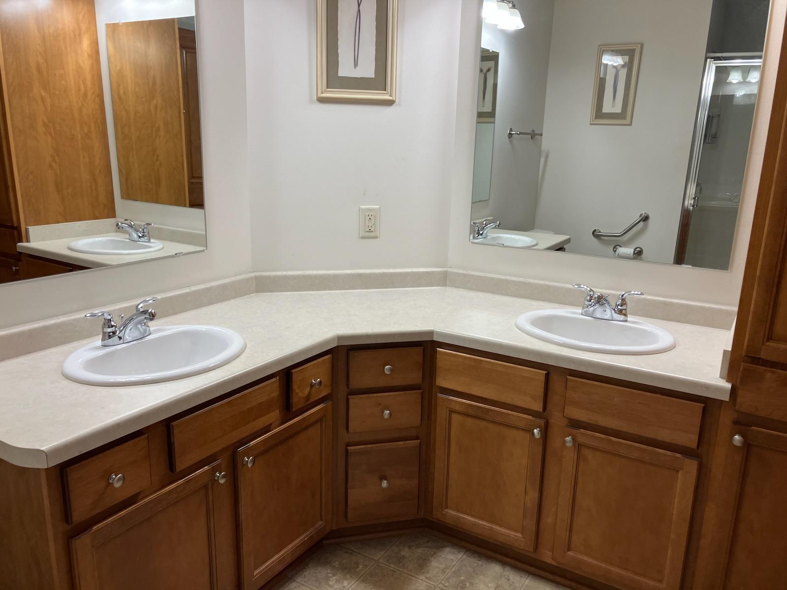 Port Washington, Wisconsin 53074, United States, 2 Bedrooms Bedrooms, ,2 BathroomsBathrooms,Residential,Pending,7162