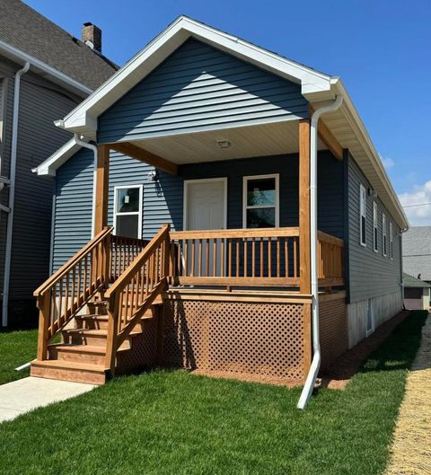 Photo of 3801 W Sarnow St, Milwaukee, WI 53208 (MLS # 1953000)