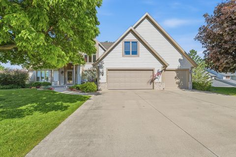 Photo of 787 Green Bay Dr, Mayville, WI 53050 (MLS # 1964810)