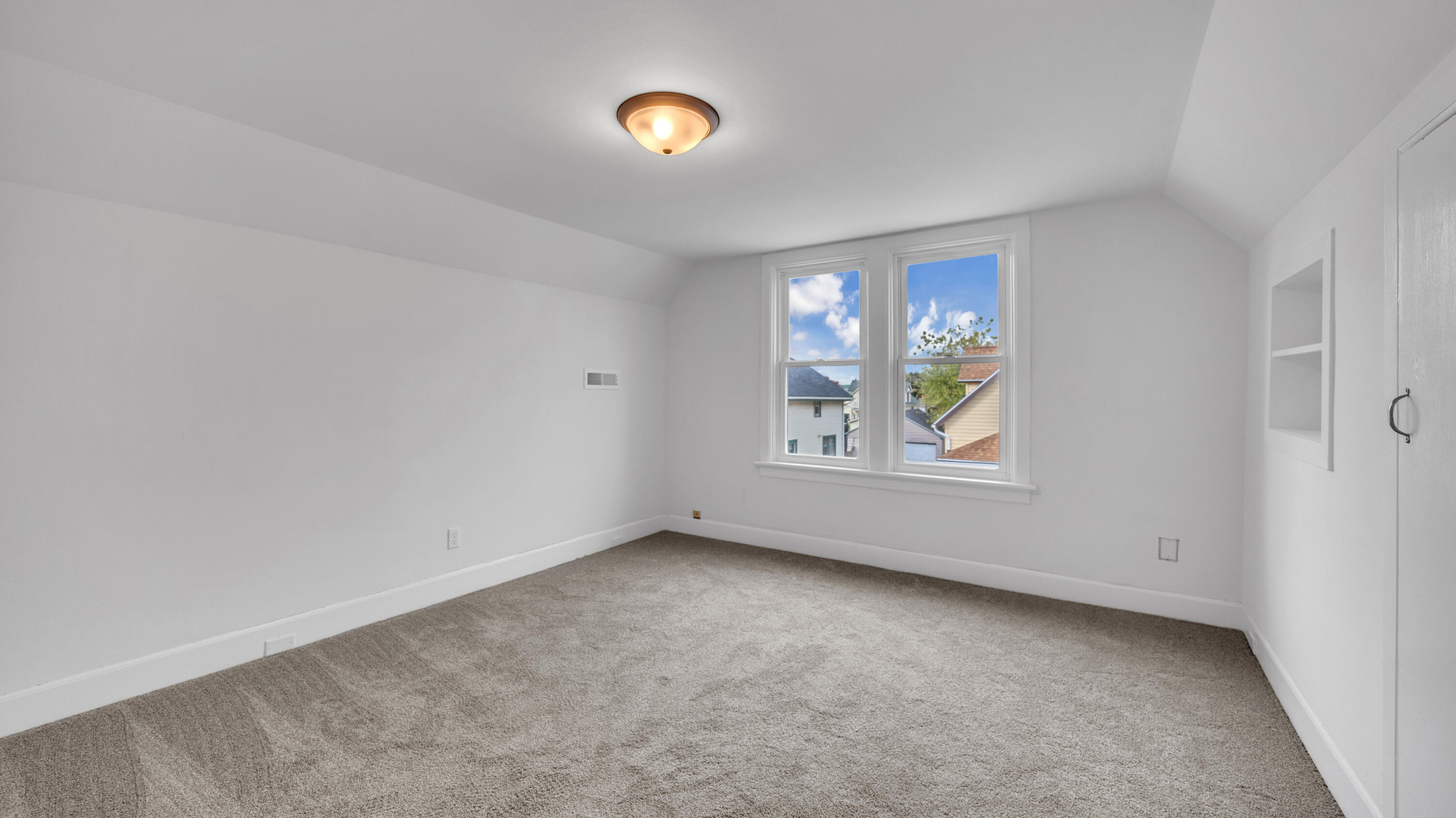 Sheboygan, Wisconsin 53083, United States, 4 Bedrooms Bedrooms, ,2 BathroomsBathrooms,Residential,Active,236794