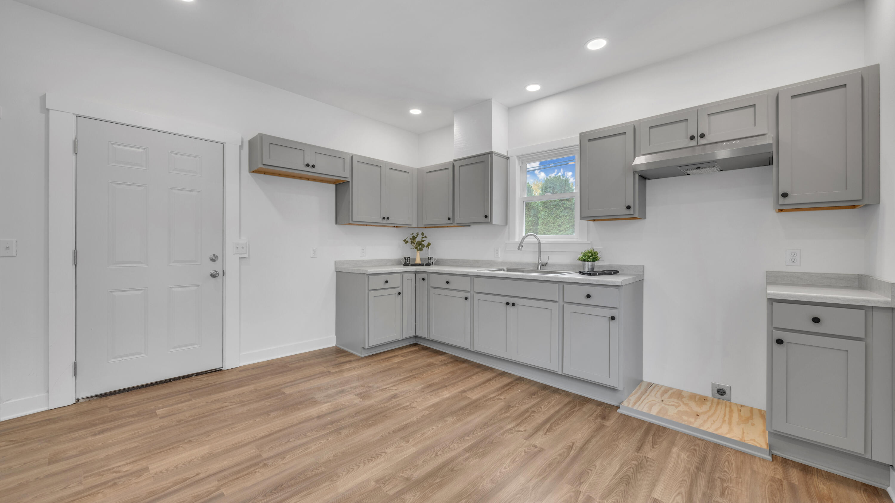 Sheboygan, Wisconsin 53083, United States, 4 Bedrooms Bedrooms, ,2 BathroomsBathrooms,Residential,Active,236794