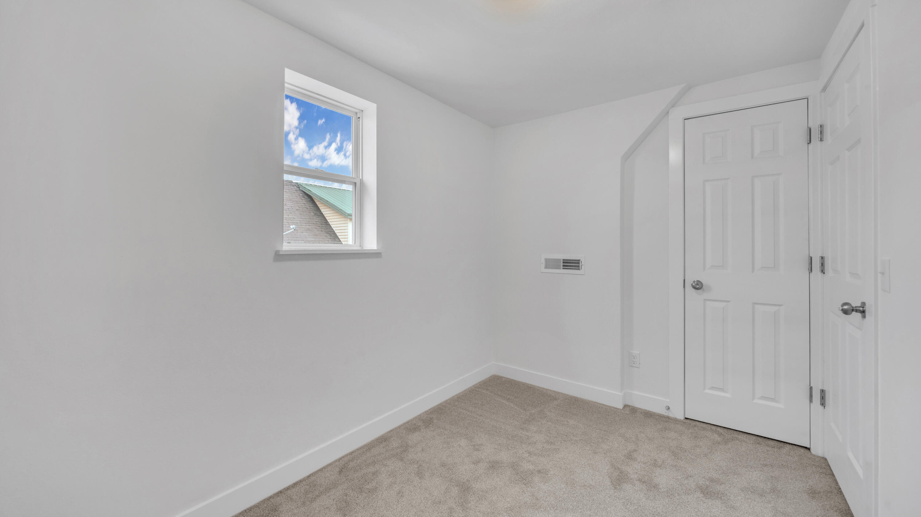 Sheboygan, Wisconsin 53083, United States, 4 Bedrooms Bedrooms, ,2 BathroomsBathrooms,Residential,Active,236794