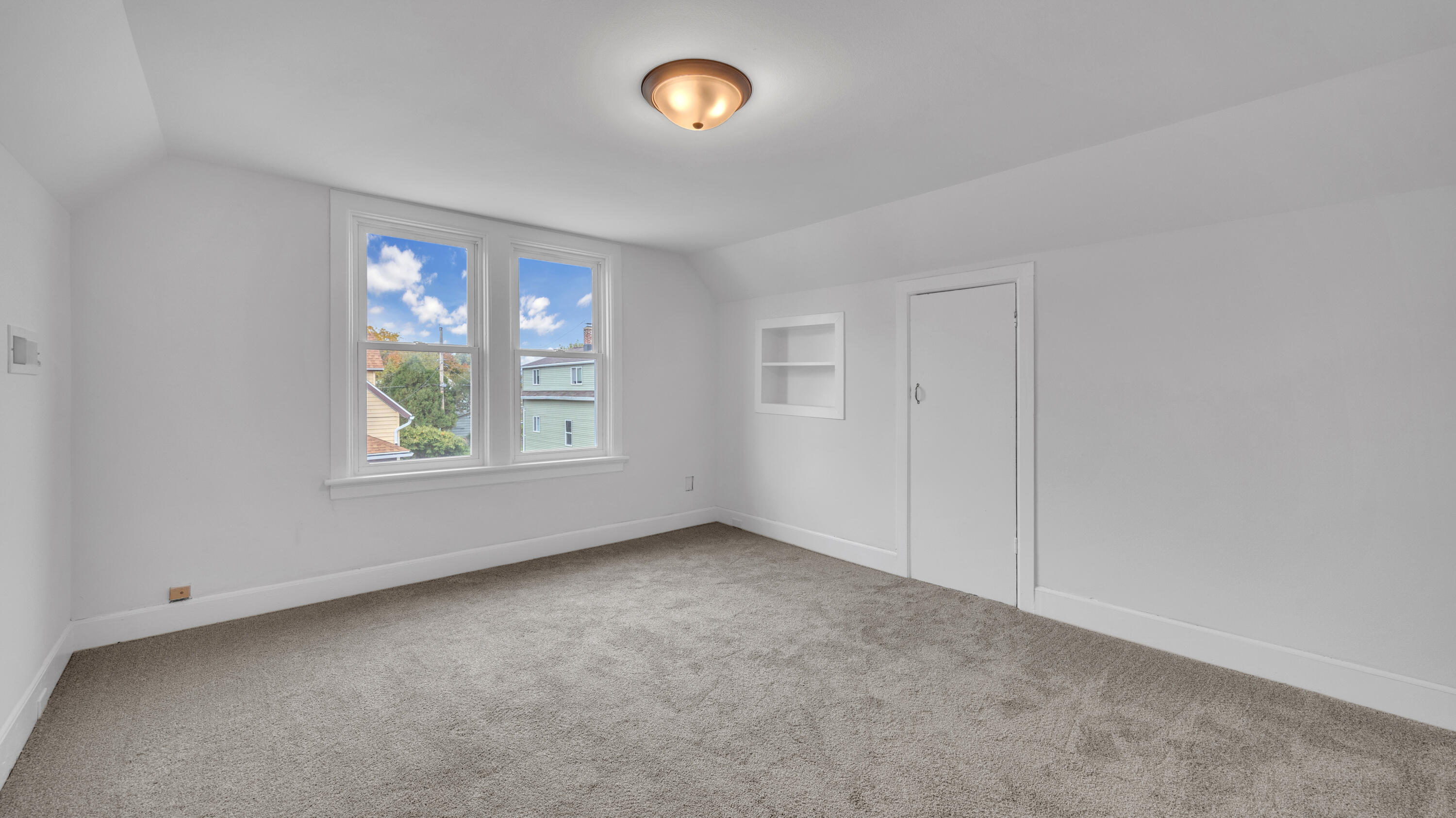 Sheboygan, Wisconsin 53083, United States, 4 Bedrooms Bedrooms, ,2 BathroomsBathrooms,Residential,Active,236794