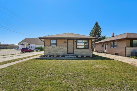 Photo of 5625 N 92nd St, Milwaukee, WI 53225 (MLS # 1971858)