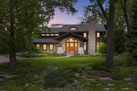 Photo of 7541 S Cambridge Dr, Franklin, WI 53132 (MLS # 1964511)