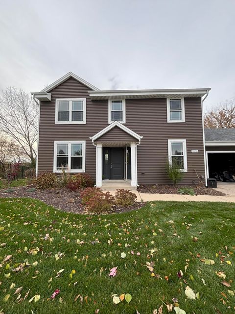 2000 Cloverview Ct, Waukesha, WI 53186 - #: 1943011