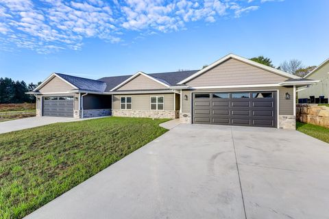 Photo of 2510 Stoney Brook Ct, Manitowoc, WI 54220 (MLS # 1947783)