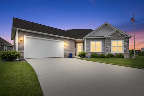 Photo of N48W15350 Aster Ct, Menomonee Falls, WI 53051 (MLS # 1927719)