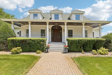 Photo of N1474 Fontana Ridge Rd, Fontana, WI 53125 (MLS # 1947689)