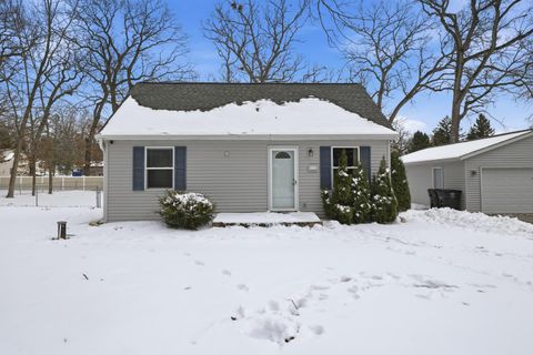 Photo of N9158 Hickory St, East Troy, WI 53120 (MLS # 1954326)
